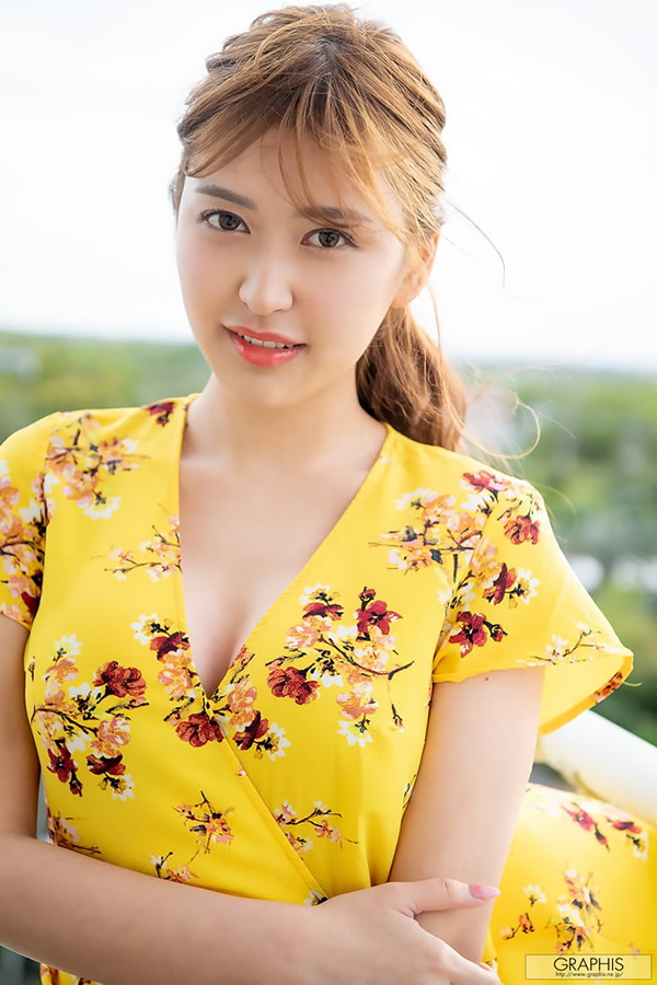 Graphis初脱ぎ娘蜜美杏无圣光人体套图3