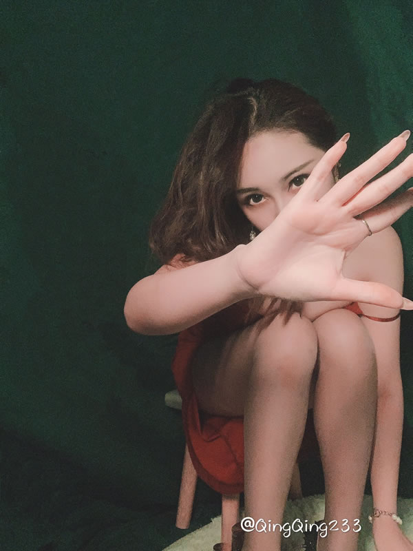 极品网红@卿卿口罩娘私拍作品新作合集