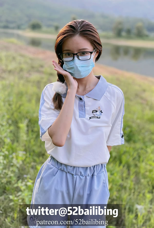 推特清新网红52bailI露出尺度视图