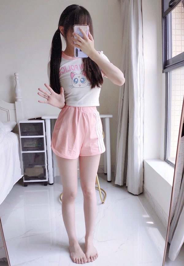 双马尾福利姬小丫头居家私拍尺度视图