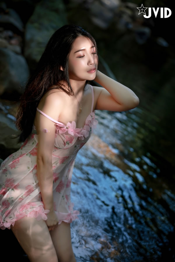 可爱小美女肉包