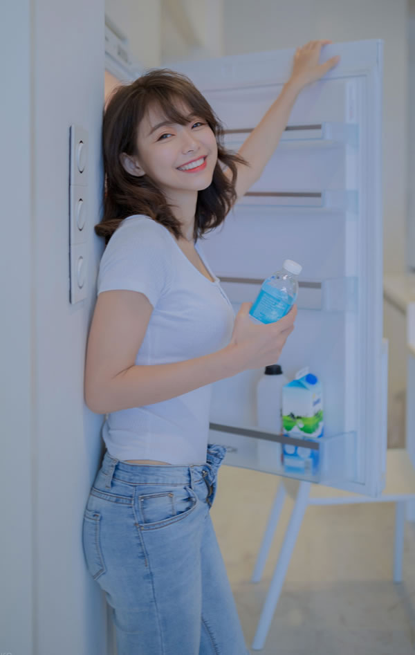 大佬摄影师@MixMico 居家小美女人体合集