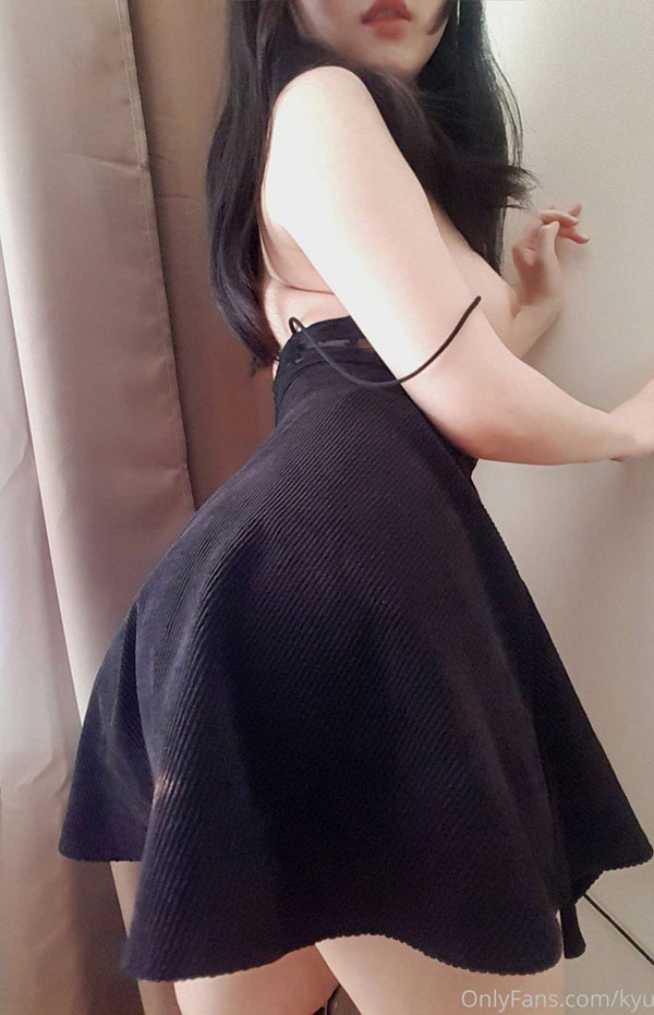 极品白虎福利姬@kyubunx 尺度作品合集2