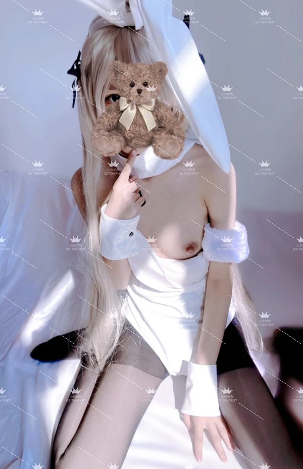 福利姬小白奶兔点心兔粉嫩尺度人体图集